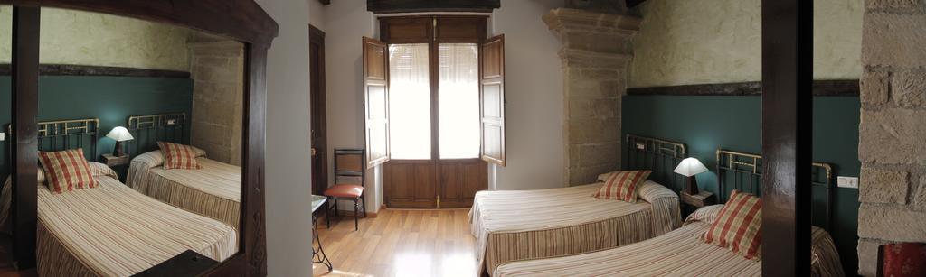 Hotel Vivienda Turistica Yamaries Úbeda Exterior foto