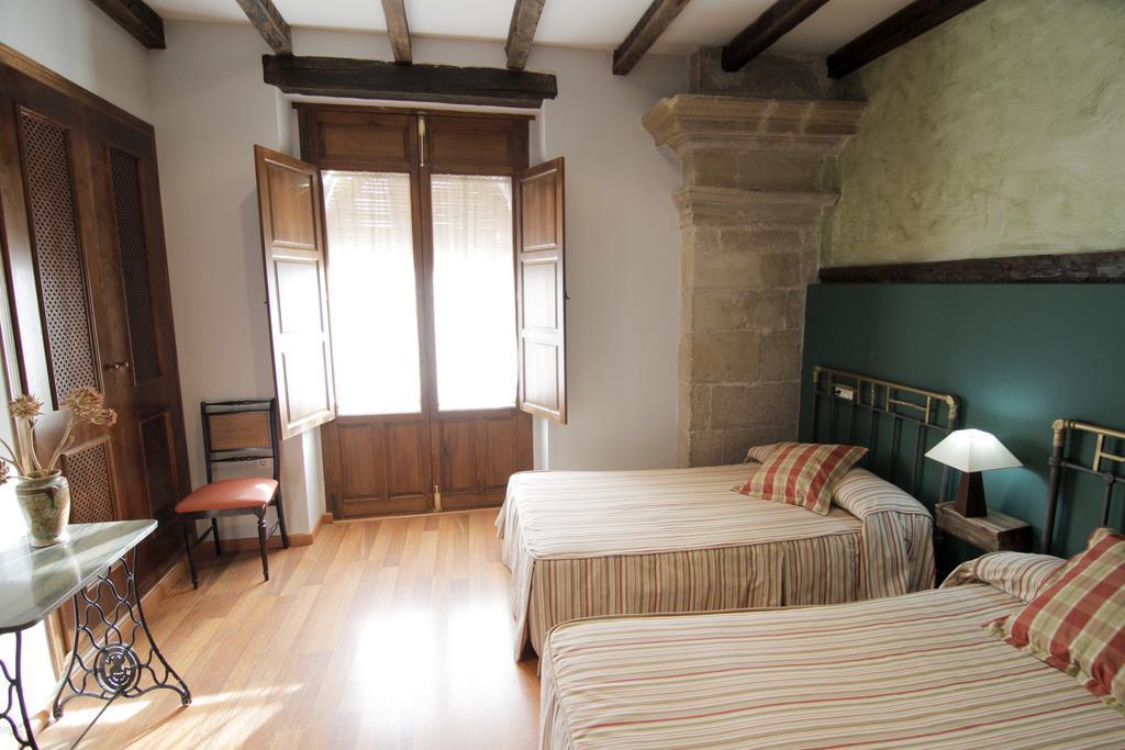 Hotel Vivienda Turistica Yamaries Úbeda Exterior foto